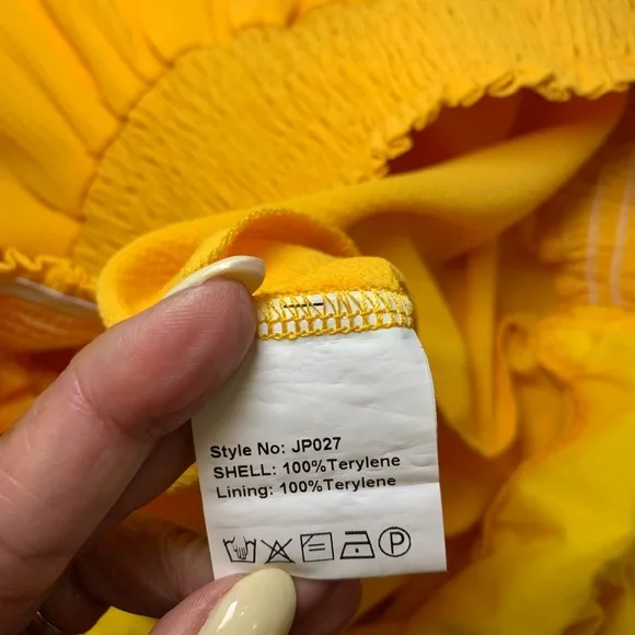 Chic Yellow Ruffled Romper - Picture 4 of 4